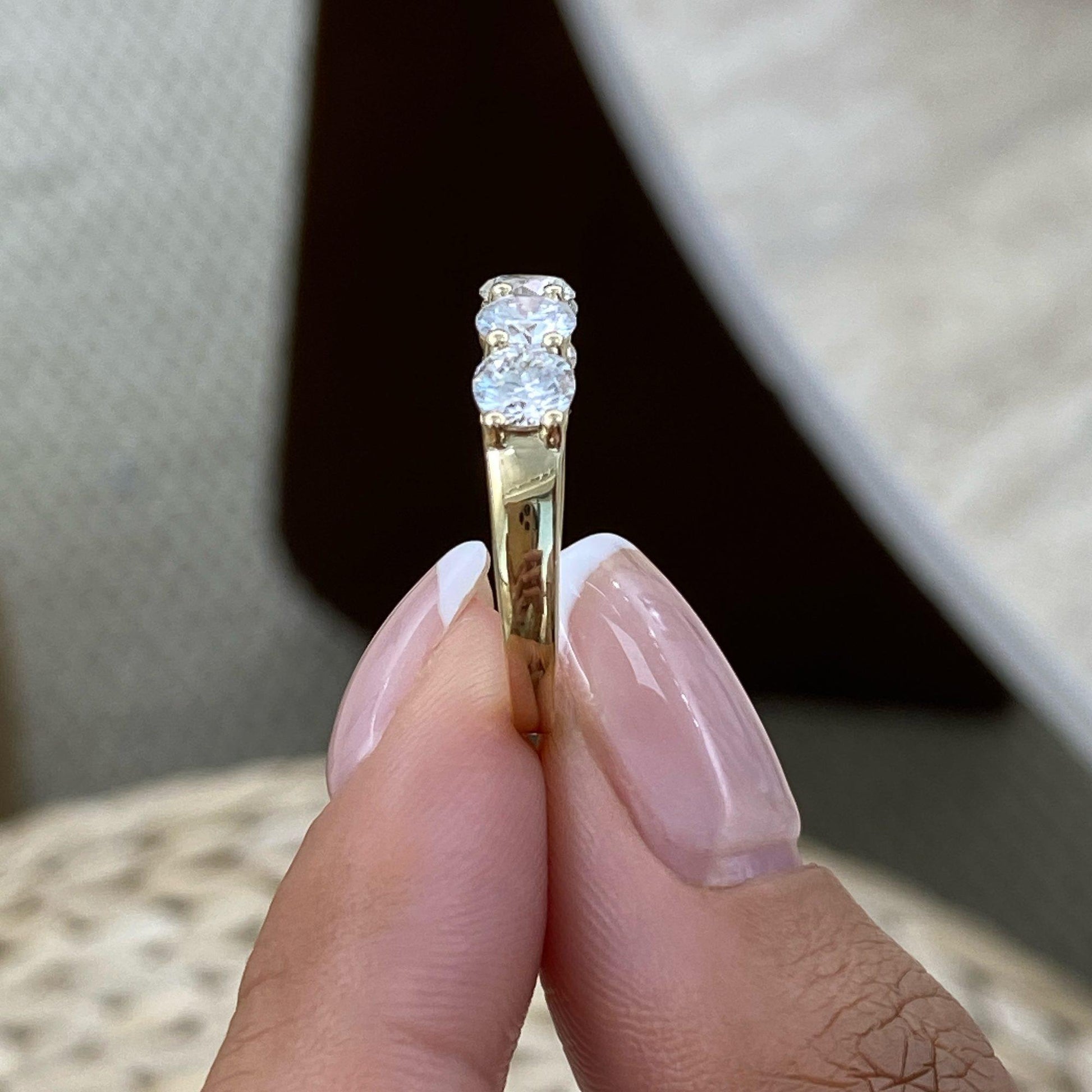 #צבע_זהב צהוב