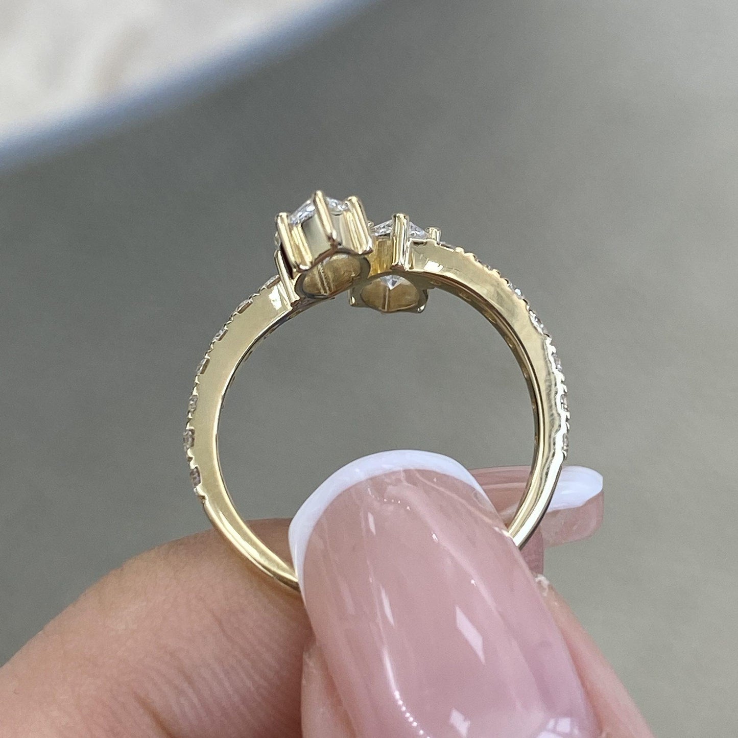 #צבע_זהב צהוב